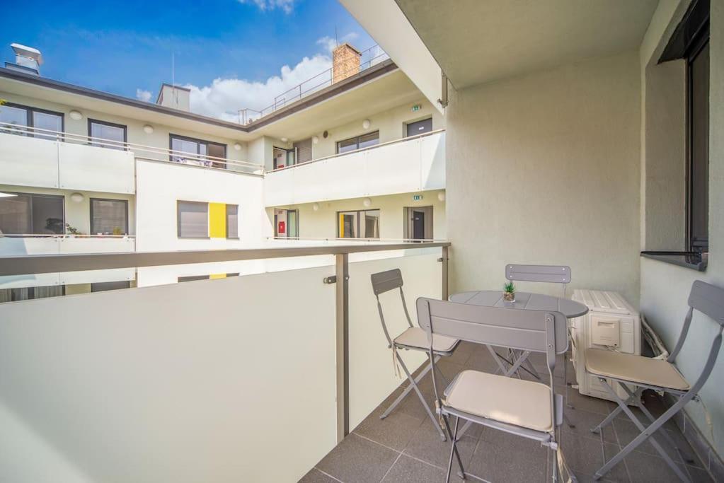 Grace Pine Apartment 1 Budapest Exterior photo